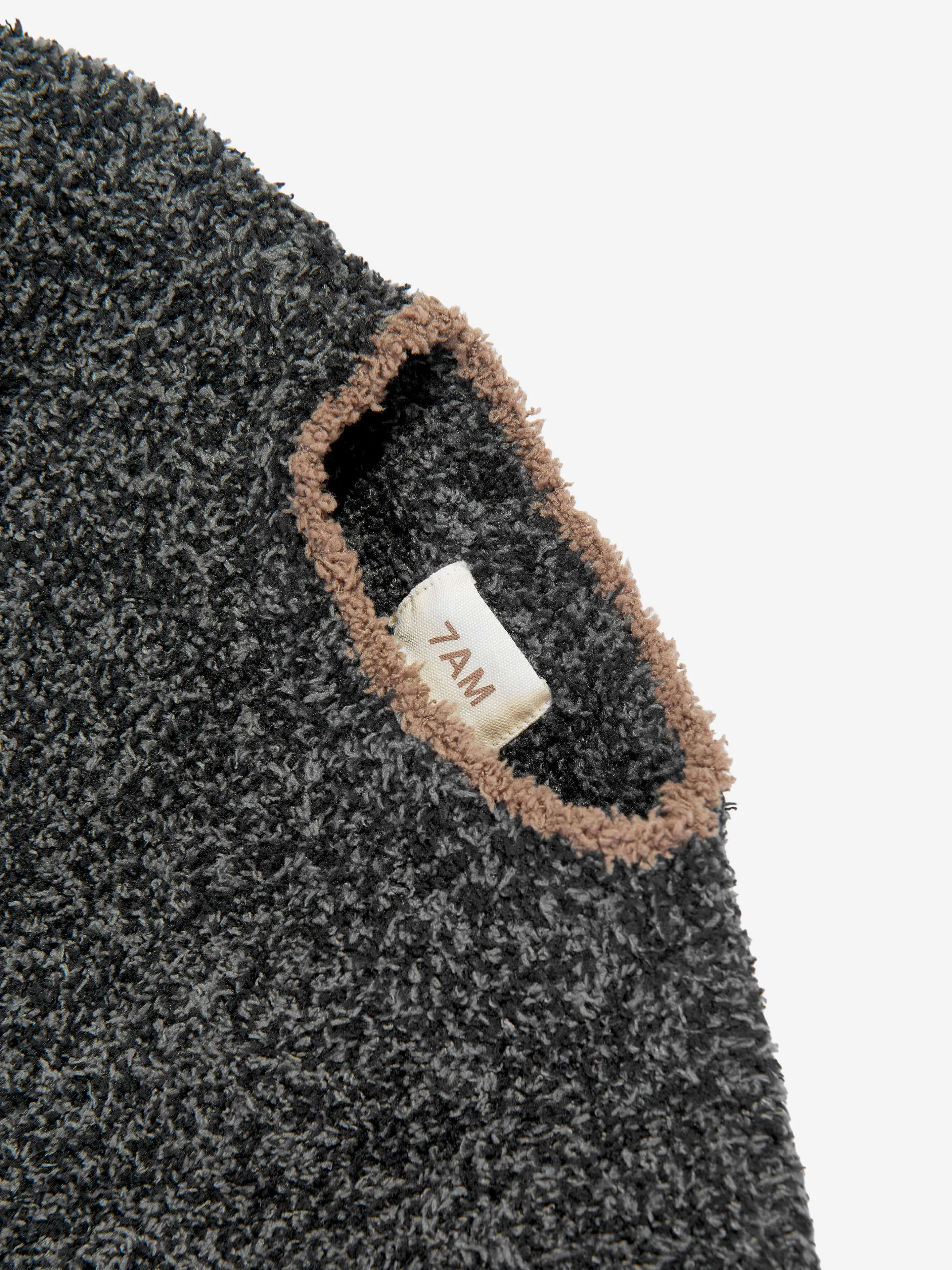 7AM Enfant Baby Fuzzy Boxy Pullover in Schwarz