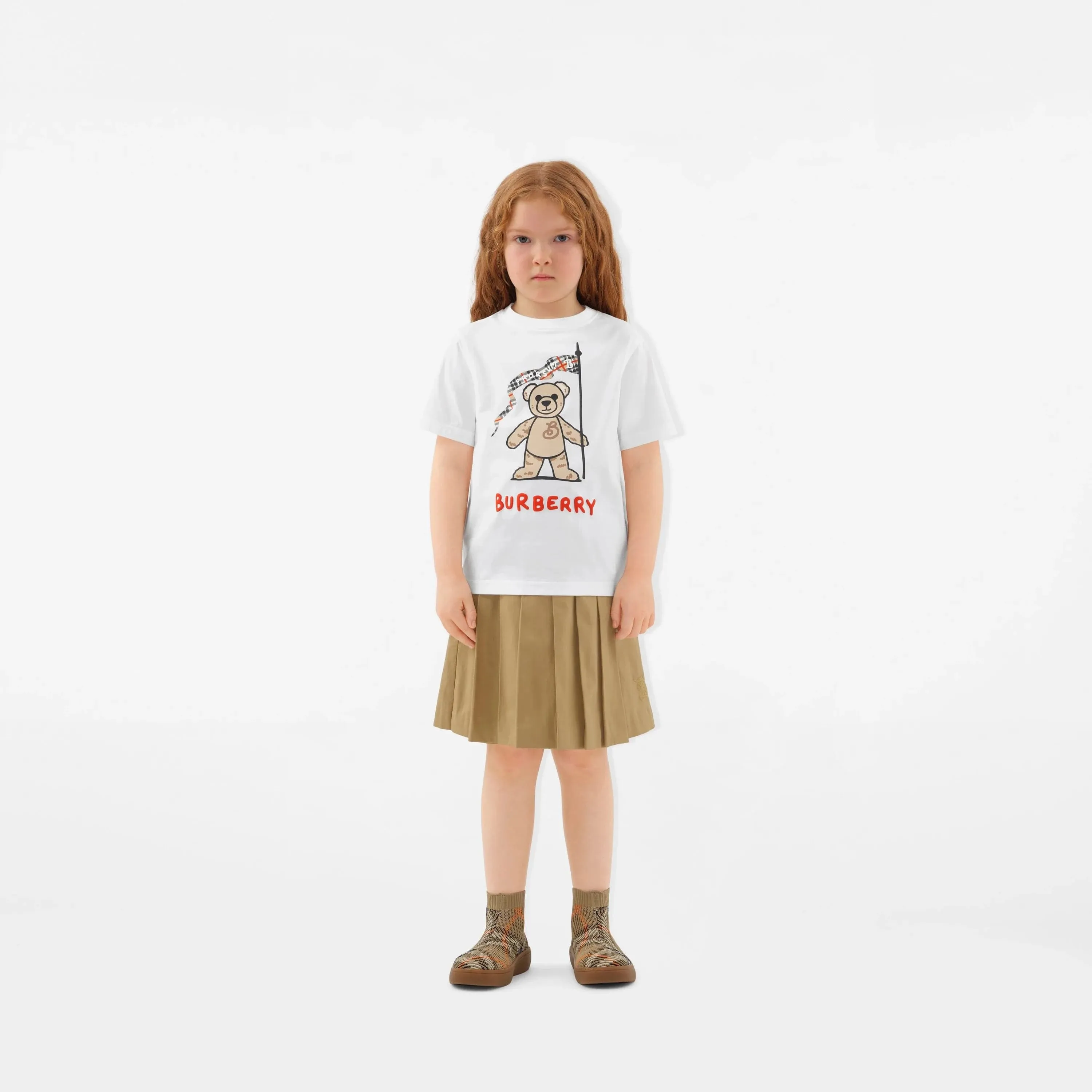 Burberry Kids Zedernbär Flaggen T-Shirt in Elfenbein
