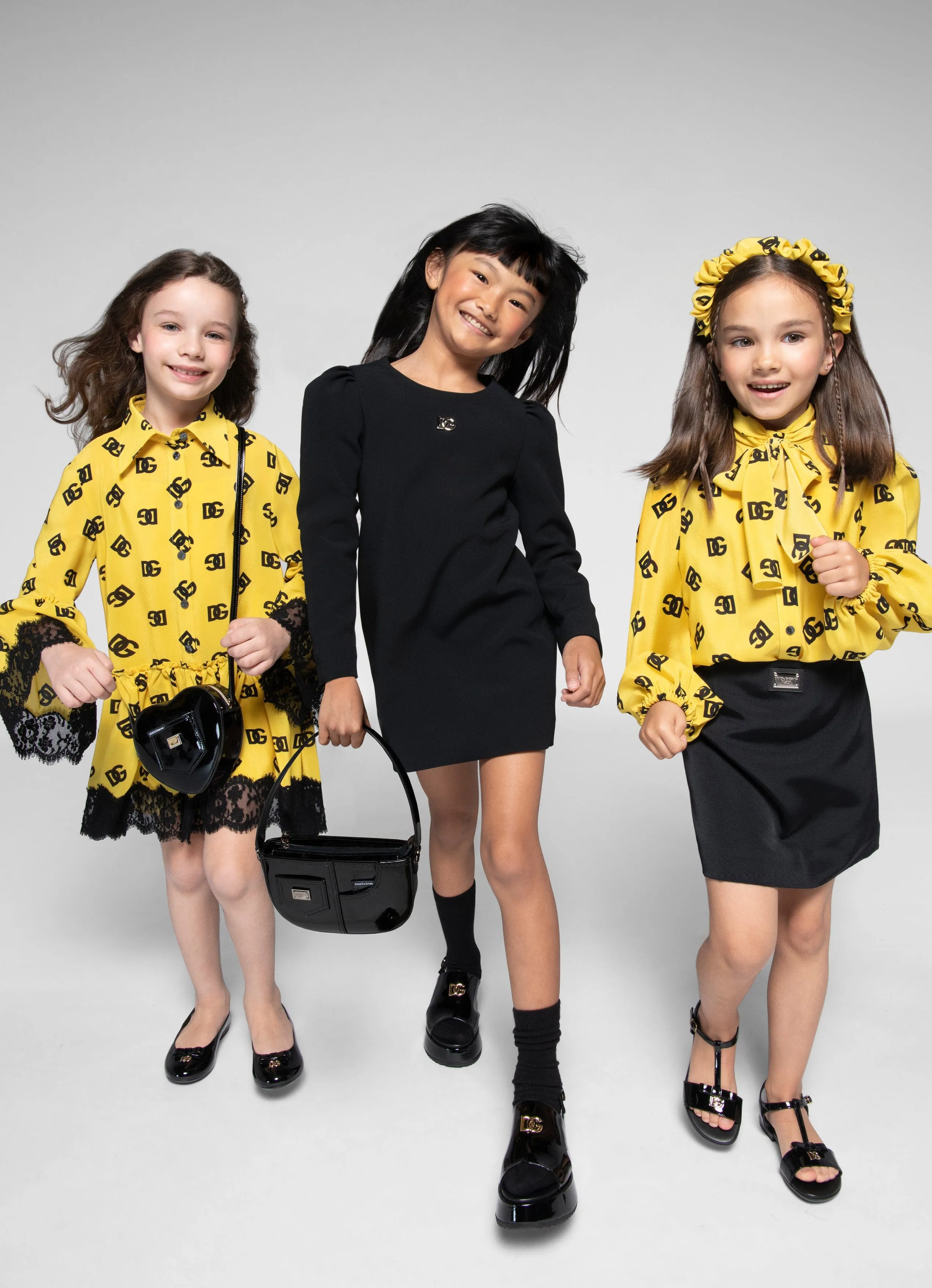 Dolce & Gabbana Mädchen Metall-Logo Kleid in Schwarz