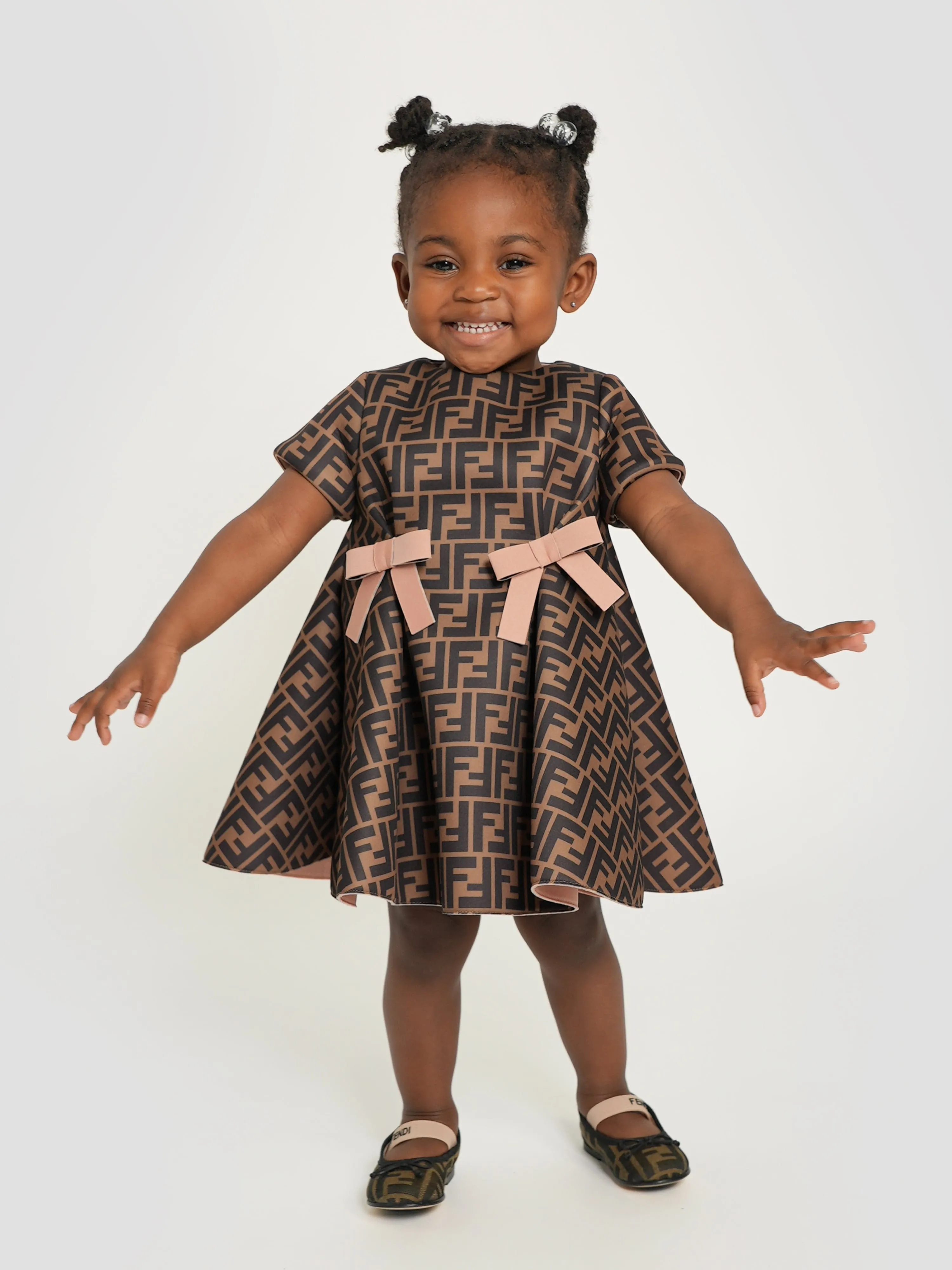Fendi Baby Girls FF Logo Kleid in Braun