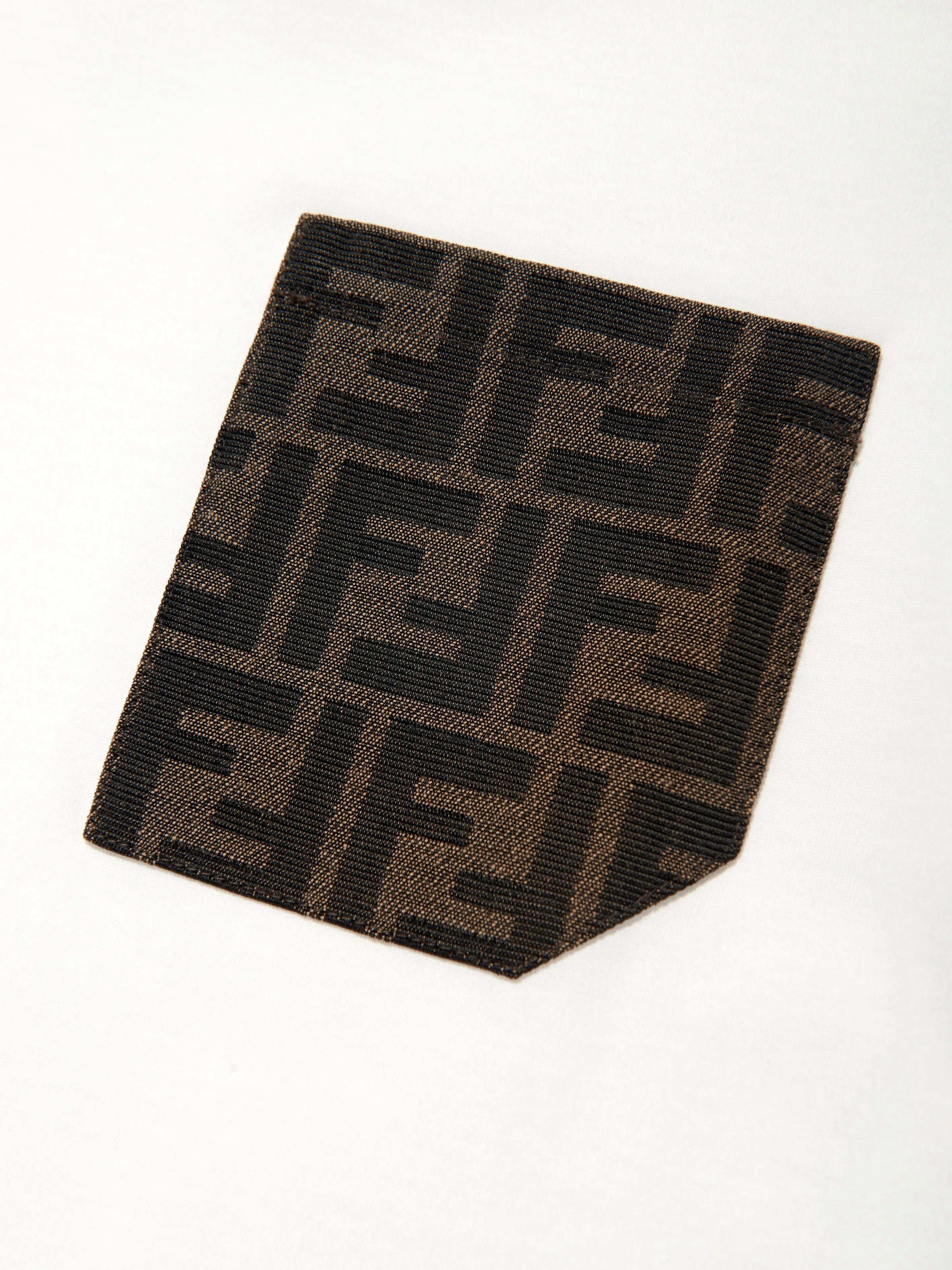 Fendi Kids Logo-Print T-Shirt in Weiß mit Tasche