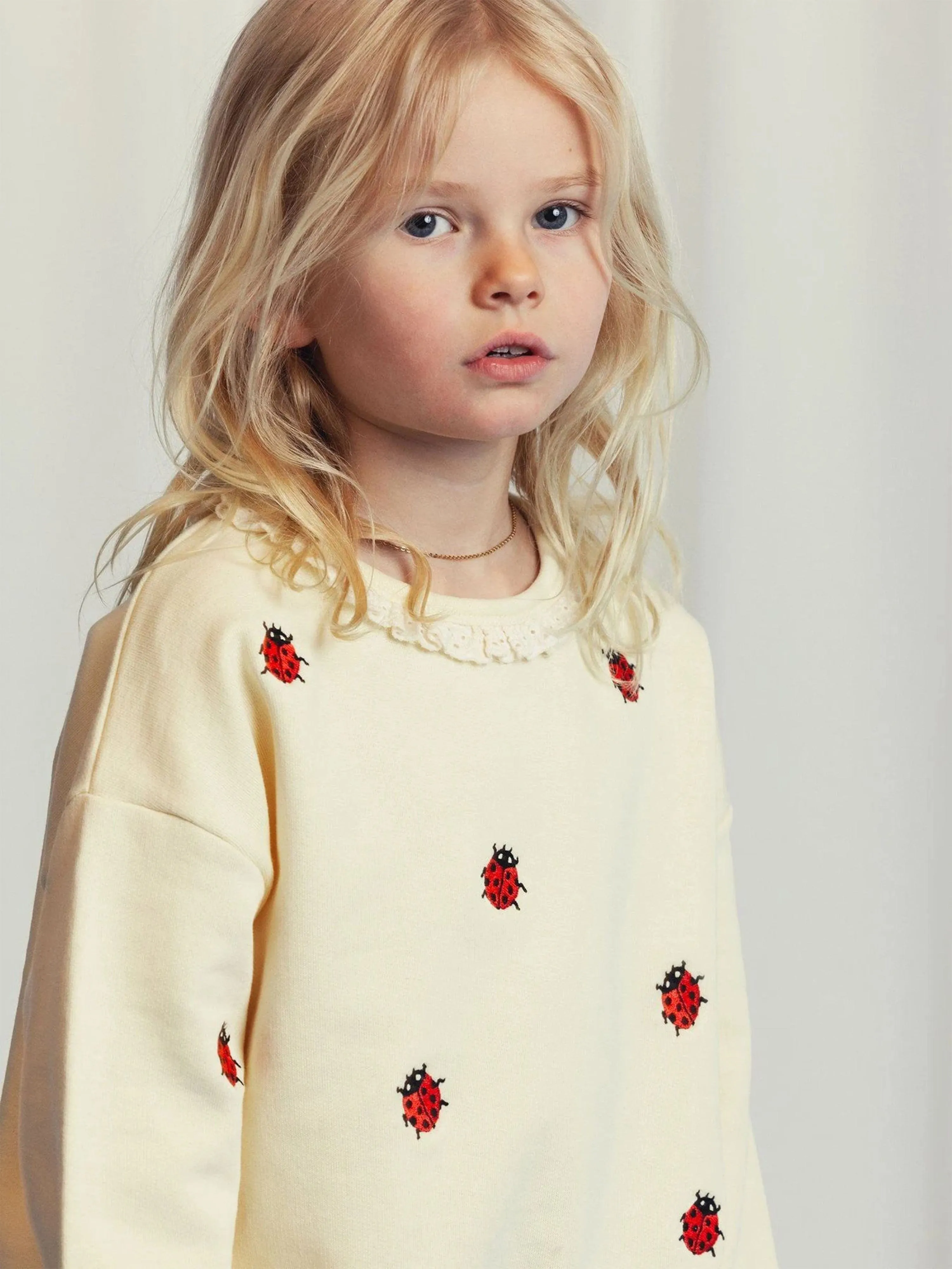 Mädchen Marienkäfer bestickte Spitzen Sweatshirt in Elfenbein