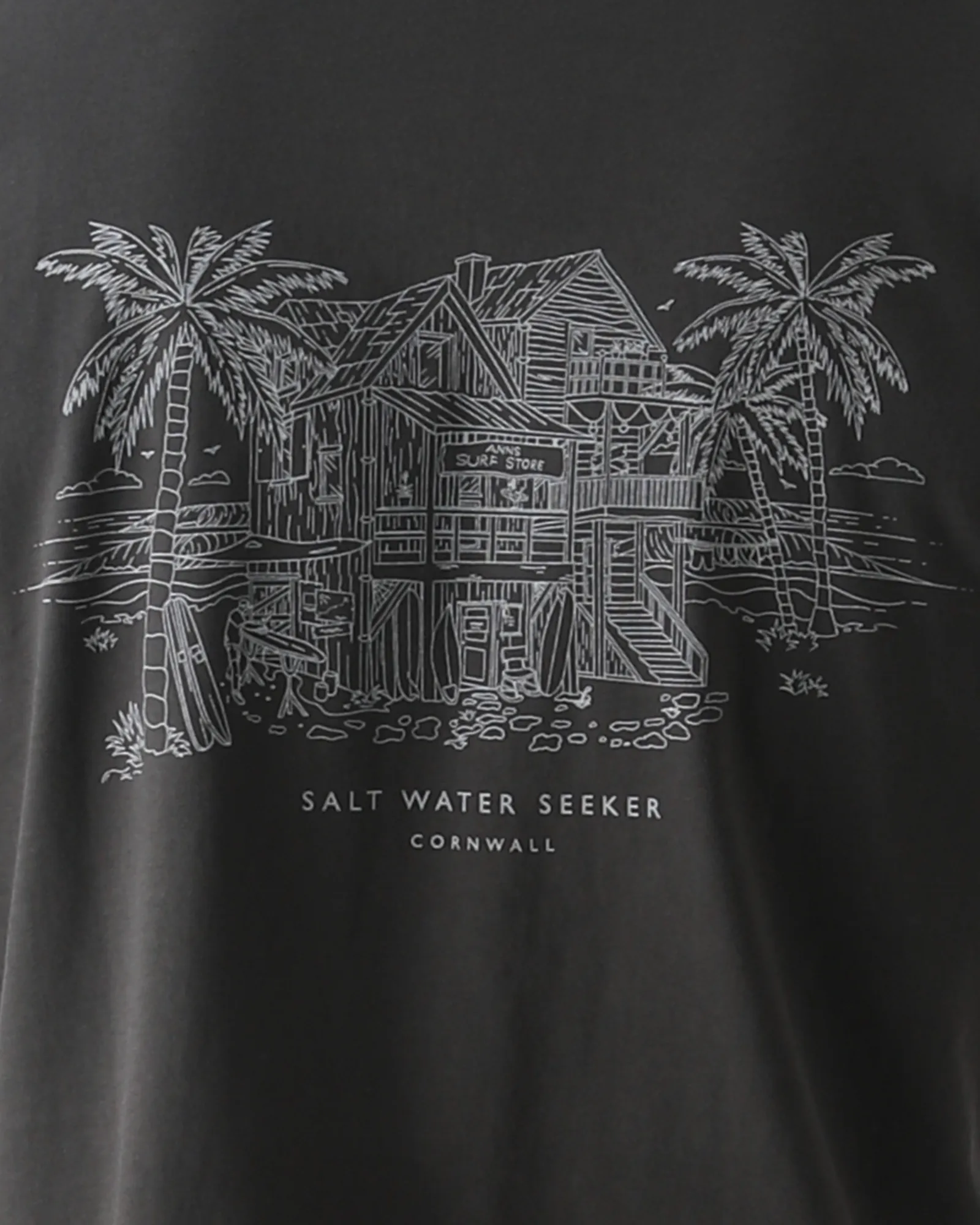Hideout T-Shirt in Verblasstem Schwarz