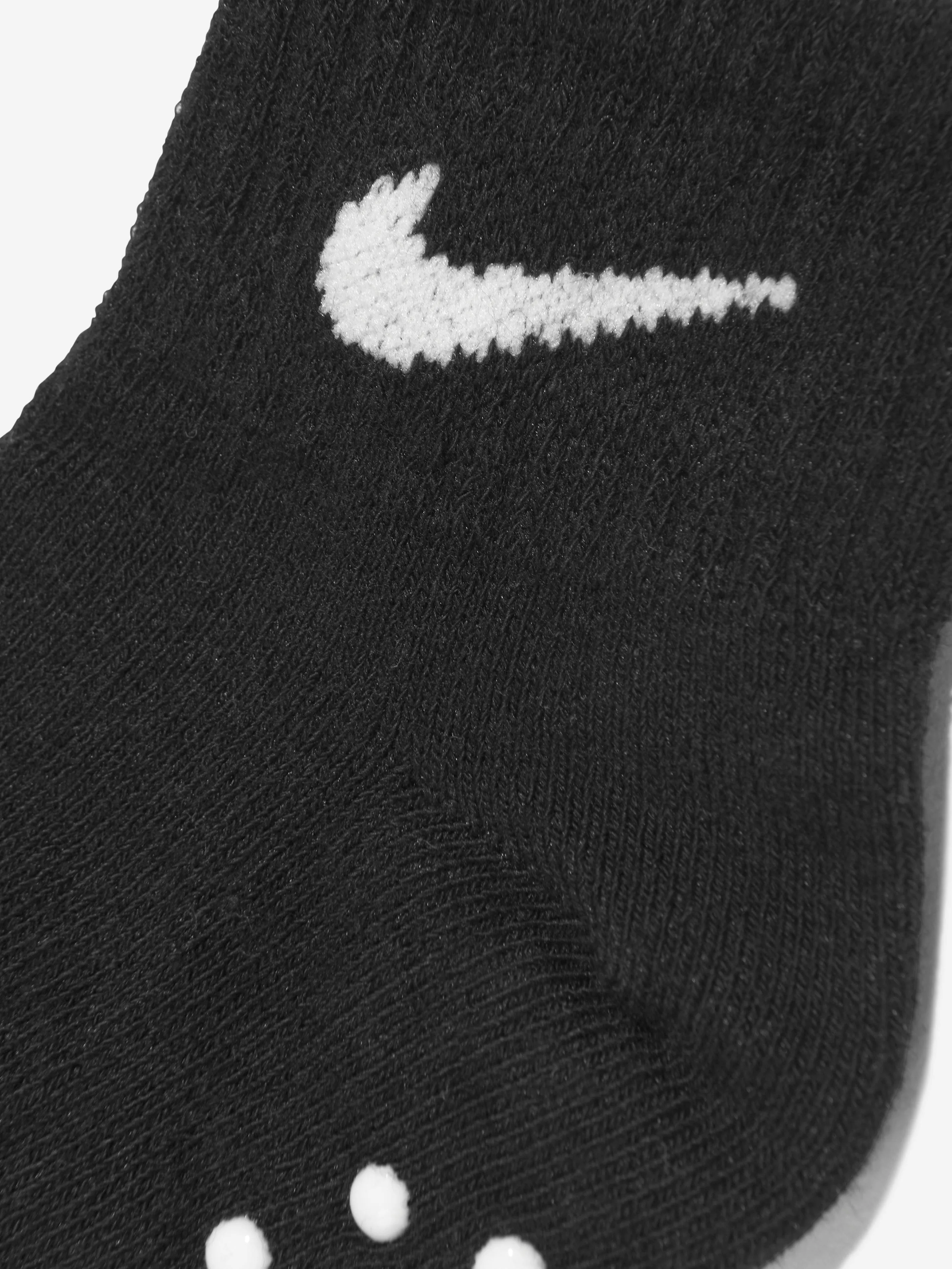 Kids Core Swoosh Greifsohlen-Socken-Set in Schwarz