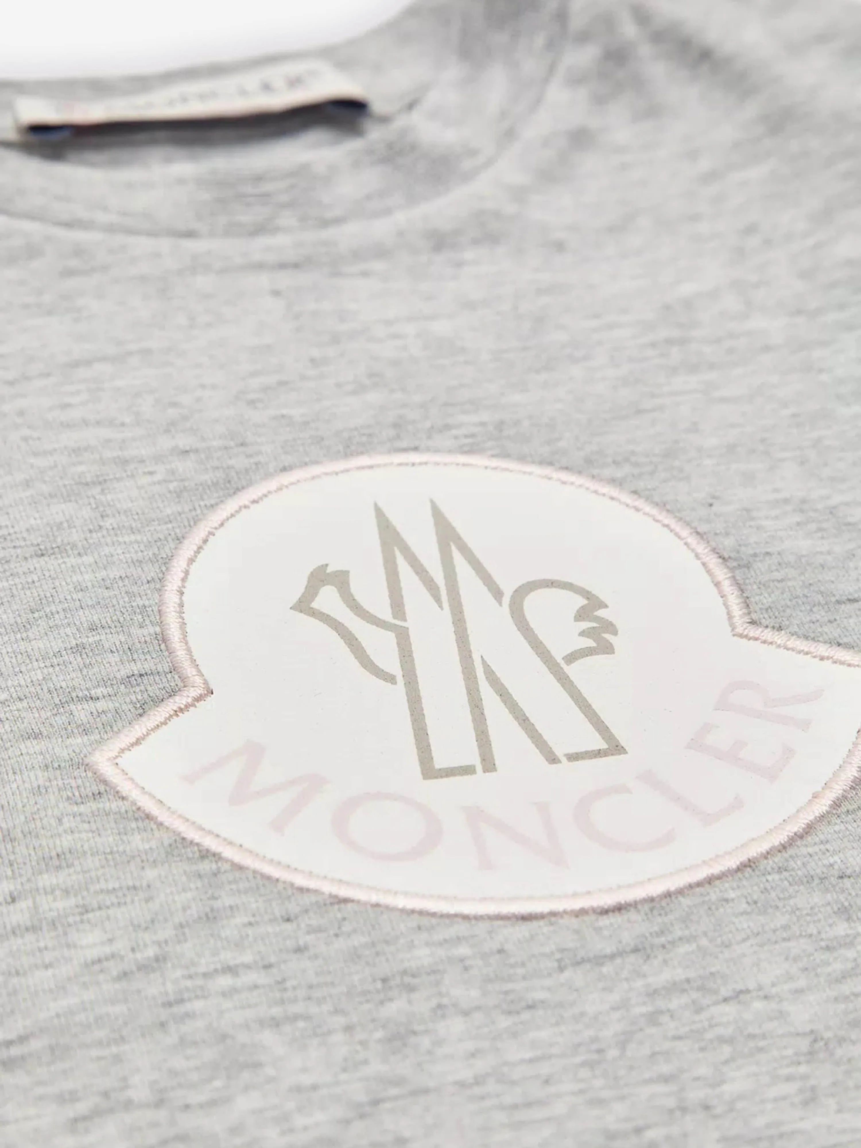 Moncler Enfant Langarm-Logo-T-Shirt für Baby-Mädchen in Grau