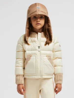 Moncler Enfant Mädchen Daunengefütterte Arcelot Jacke in Elfenbein