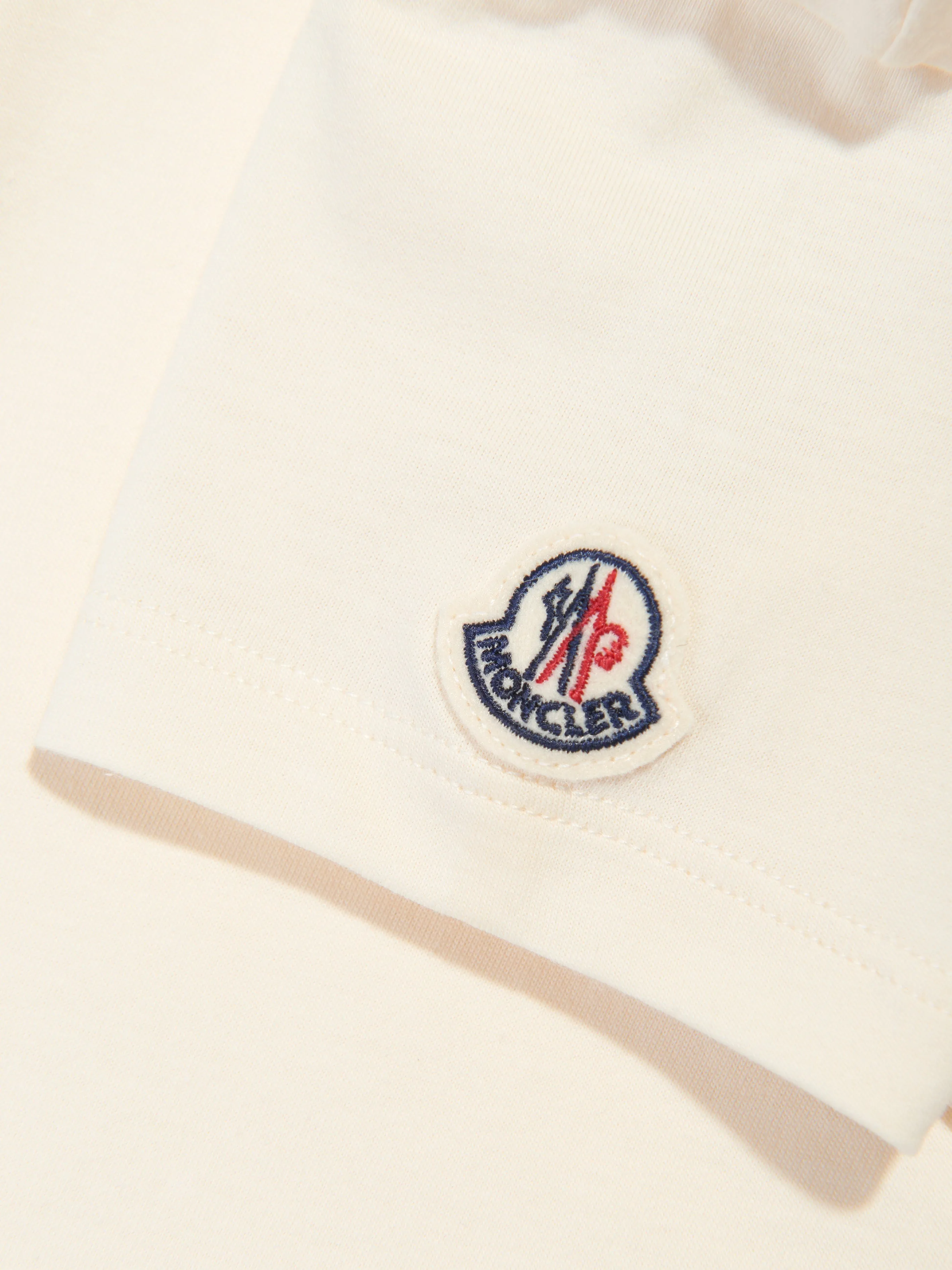 Moncler Enfant Mädchen Besticktes Logo T-Shirt in Elfenbein