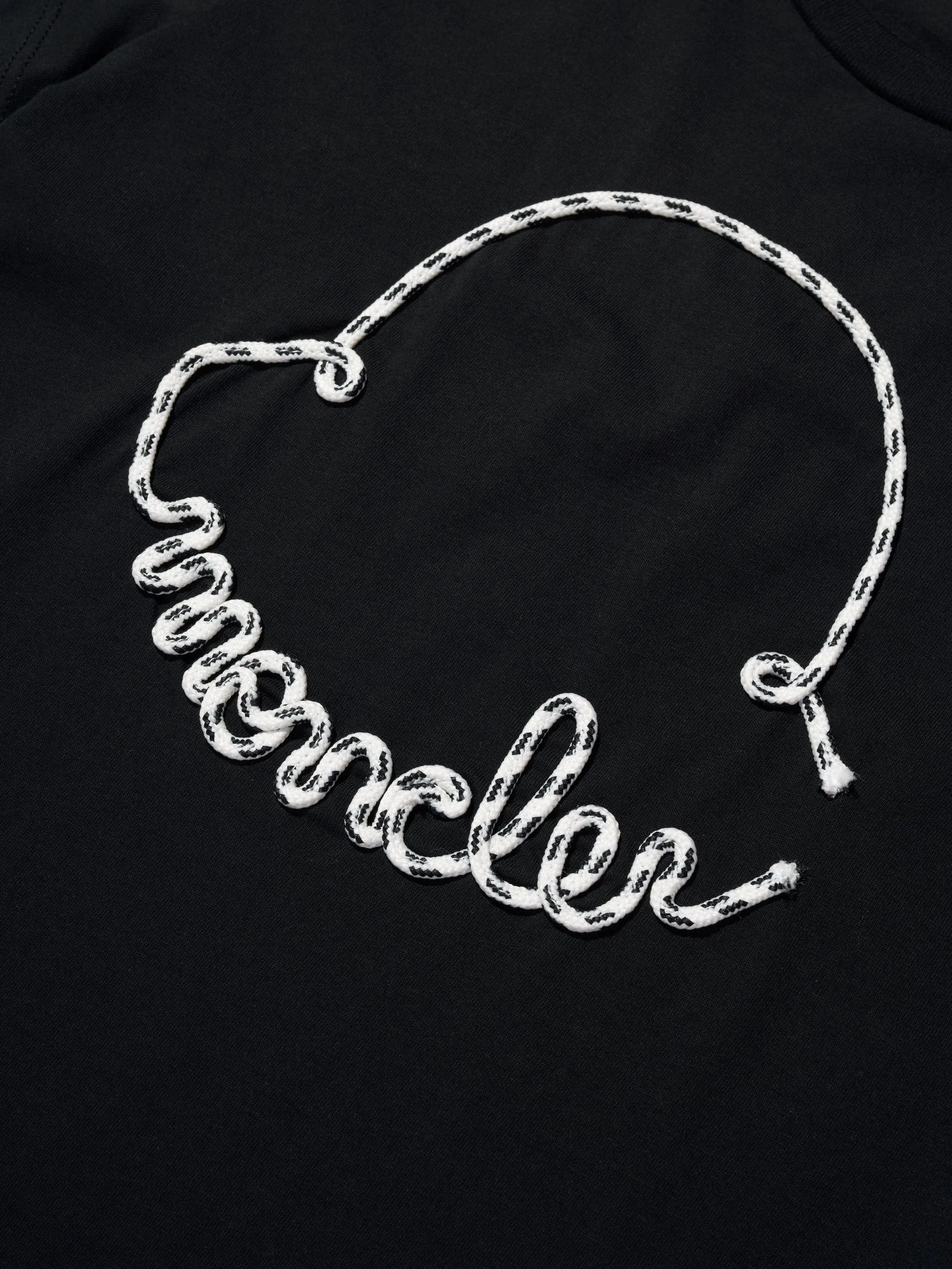 Moncler Enfant Mädchen Logo T-Shirt-Kleid in Schwarz