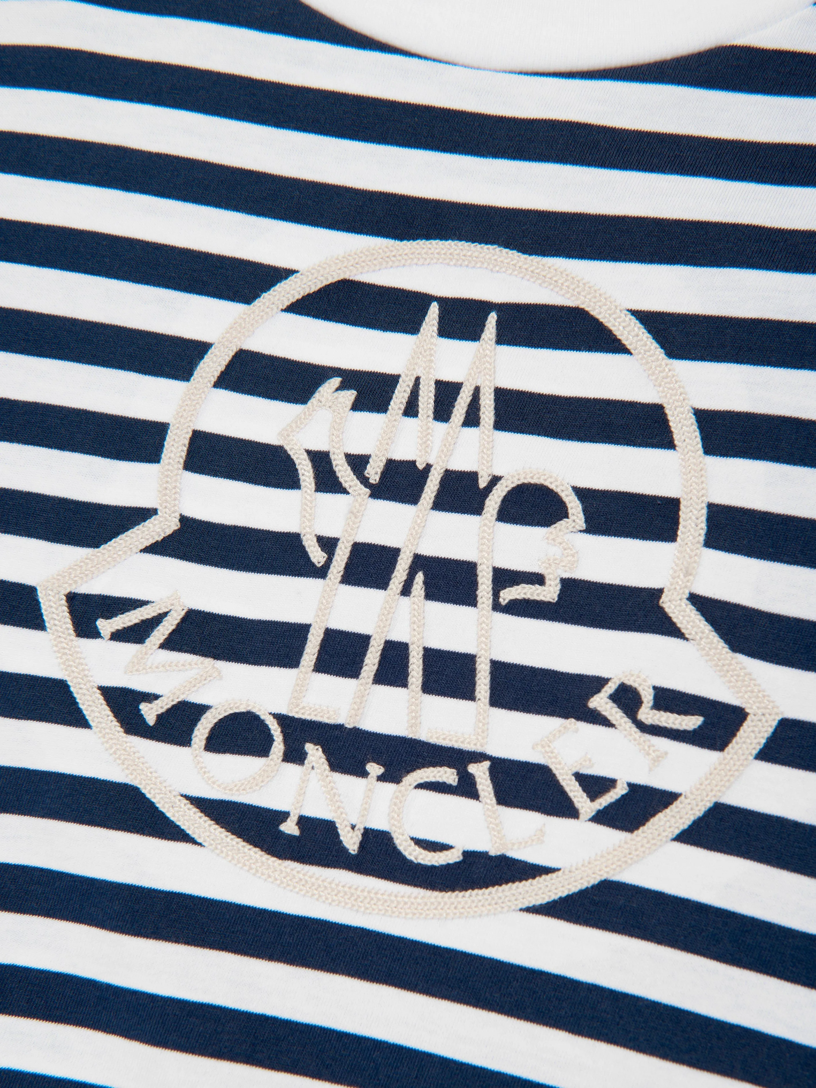 Moncler Enfant Mädchen Gestreiftes Logo T-Shirt in Marine