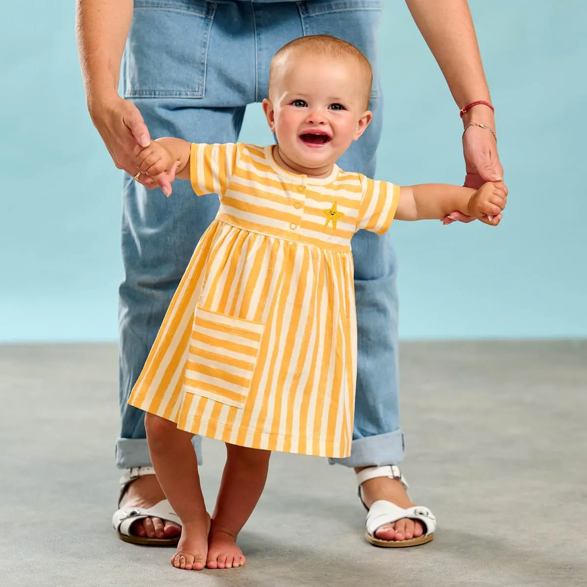 Das Bonnie Mob Girls Cari gestreiftes Kleid mit Tasche in Orange