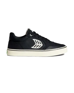 Die Vallely Skate-Schuhe in Schwarz & Elfenbein