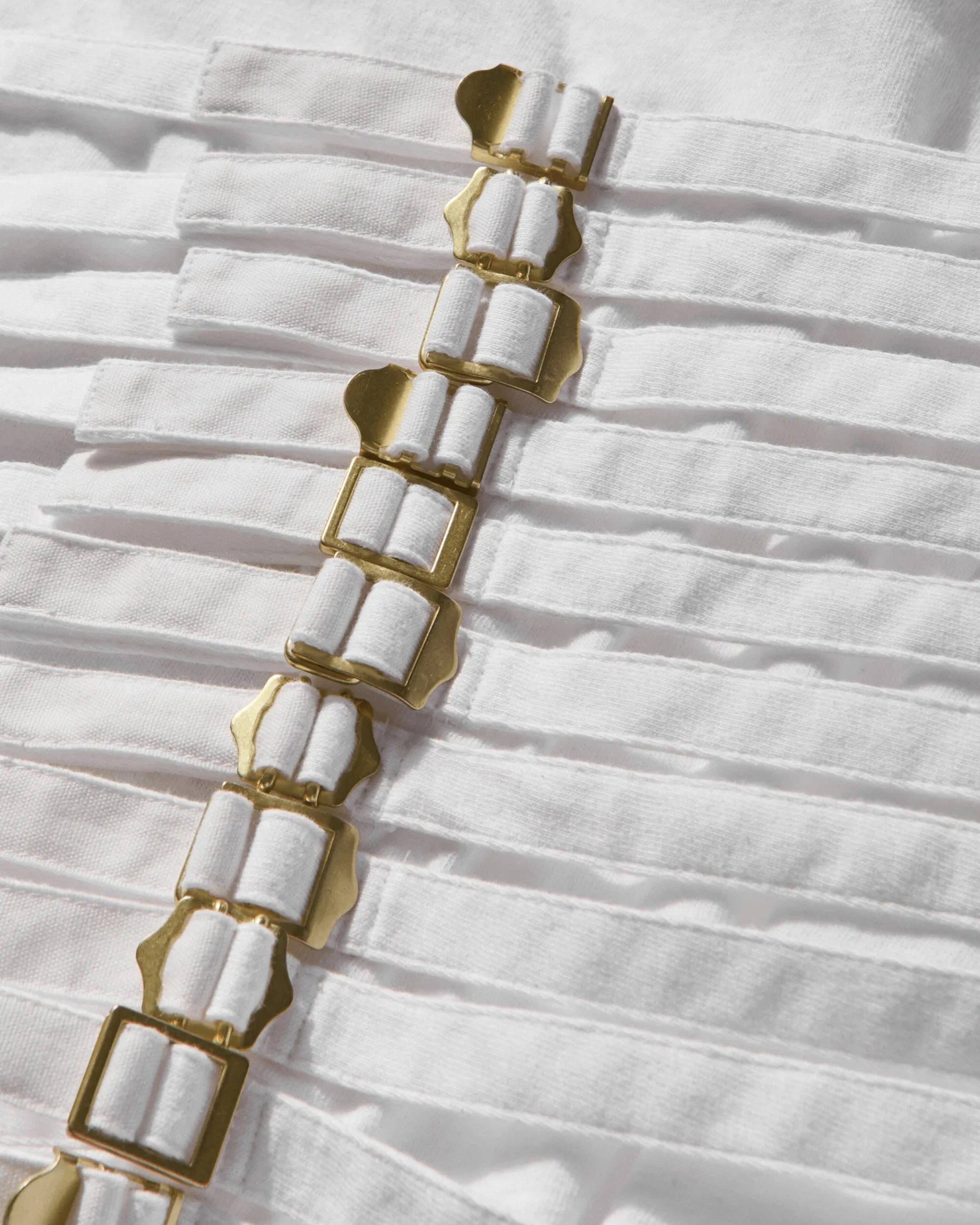 Damen T-Shirt mit Gürtel und weiten Ärmeln in Weiß